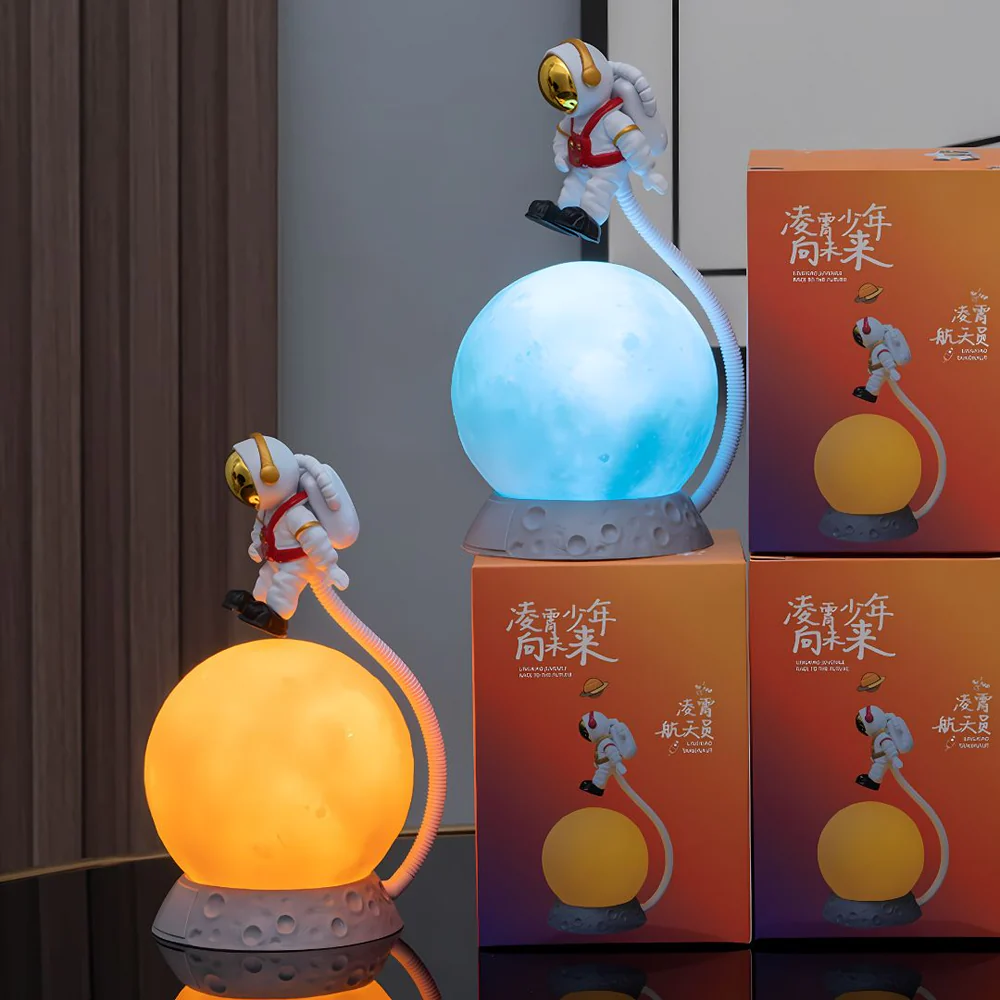 Astronaut Moon Night Lamp - Lamps