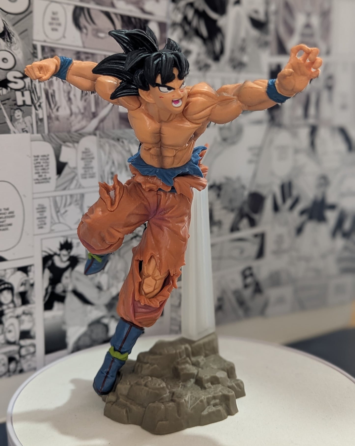 Goku on Stone Big Figure - Dragon Ball - Action Figure