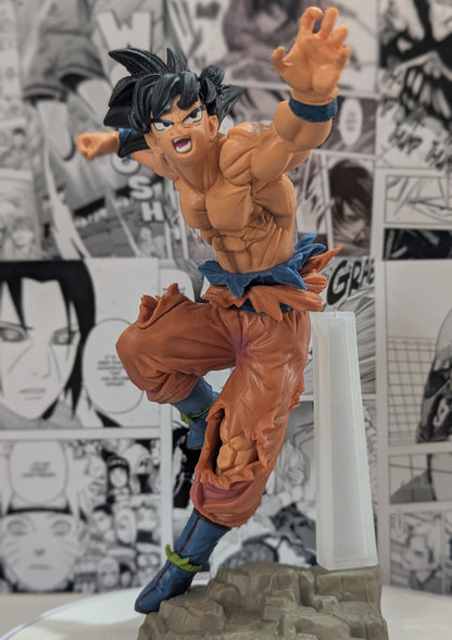 Goku on Stone Big Figure - Dragon Ball - Action Figure